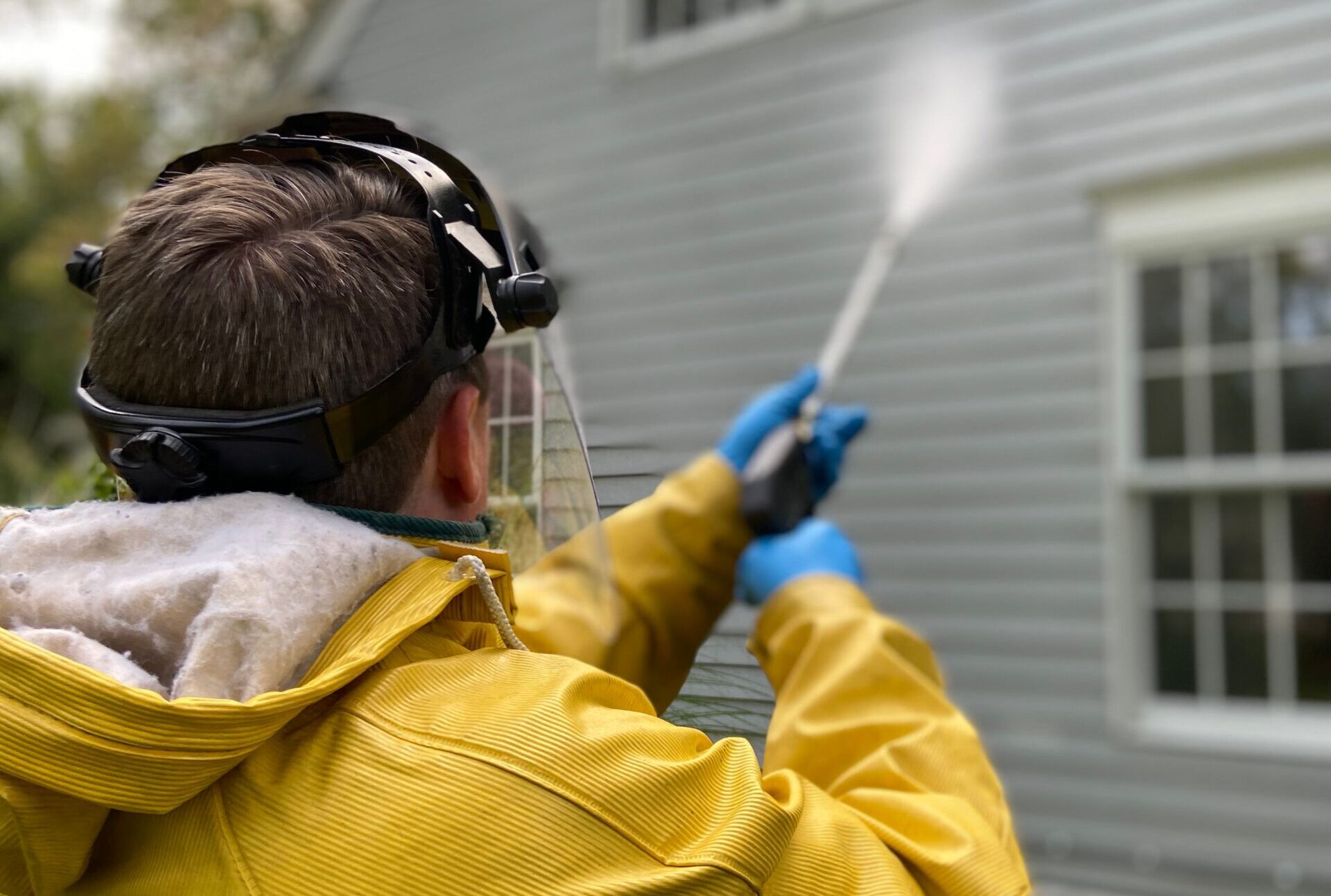 Gevelreiniging voor bedrijfspanden: methoden, kosten en wanneer het nodig is