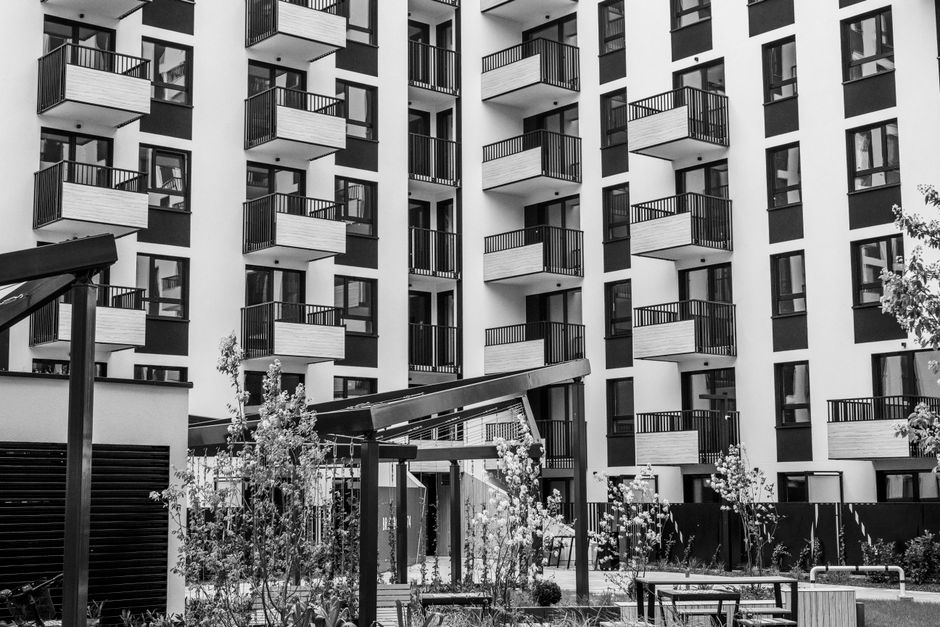 glazenwasser appartement, glazenwasser hoogbouw foto bij Glazenwasser voor een appartement of hoogbouw: wat zijn de mogelijkheden?
